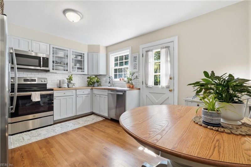 Photo 11 of 30 residential for sale in Norfolk virginia