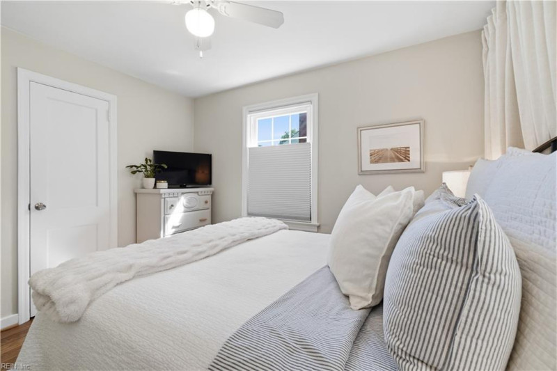 Photo 14 of 30 residential for sale in Norfolk virginia