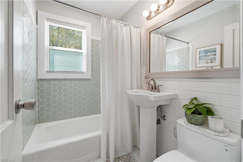 Photo 16 of 30 residential for sale in Norfolk virginia