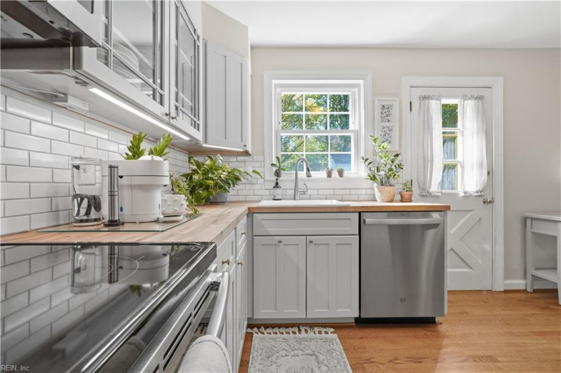 Photo 7 of 30 residential for sale in Norfolk virginia