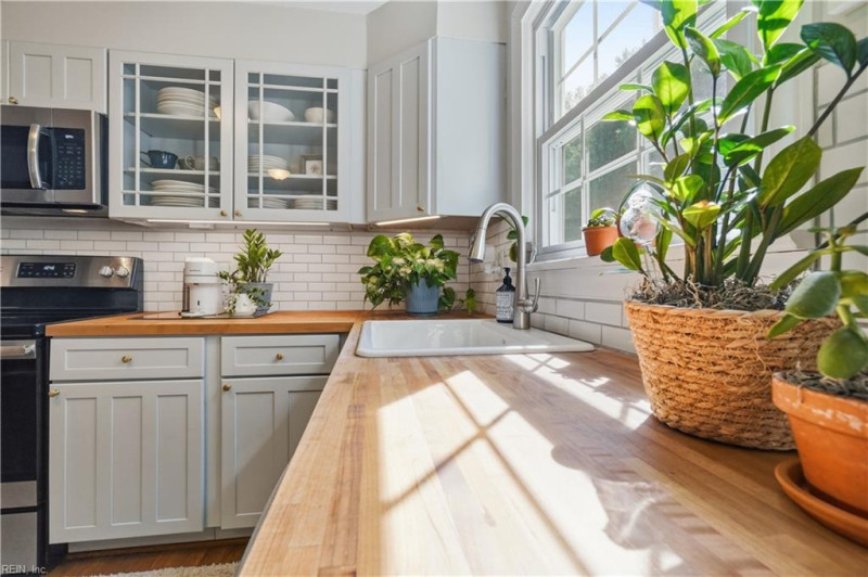 Photo 9 of 30 residential for sale in Norfolk virginia