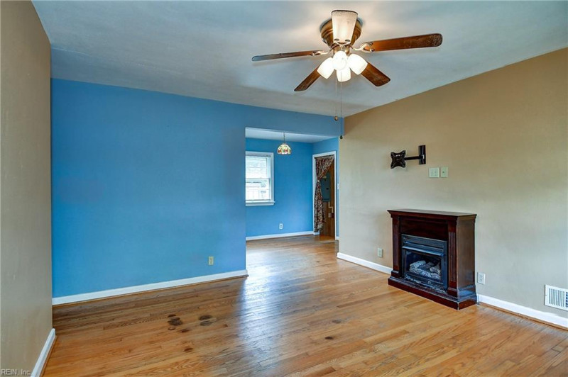 Photo 3 of 11 residential for sale in Virginia Beach virginia Photo 3 of 11 residential for sale in Virginia Beach virginia