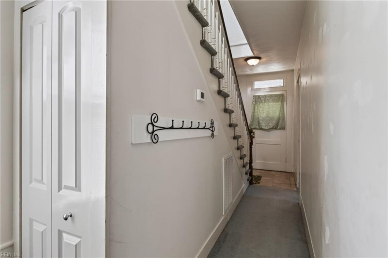 Photo 12 of 30 residential for sale in Portsmouth virginia