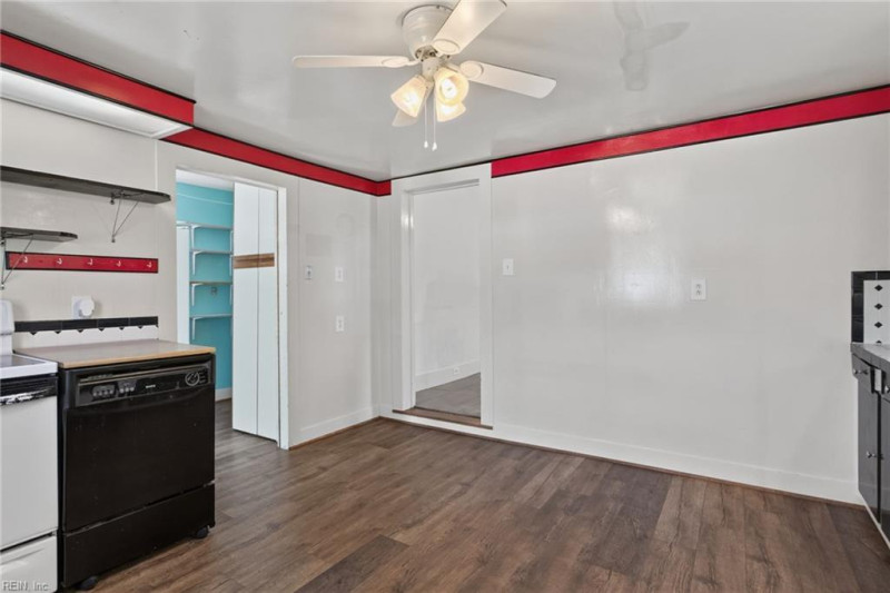 Photo 16 of 30 residential for sale in Portsmouth virginia