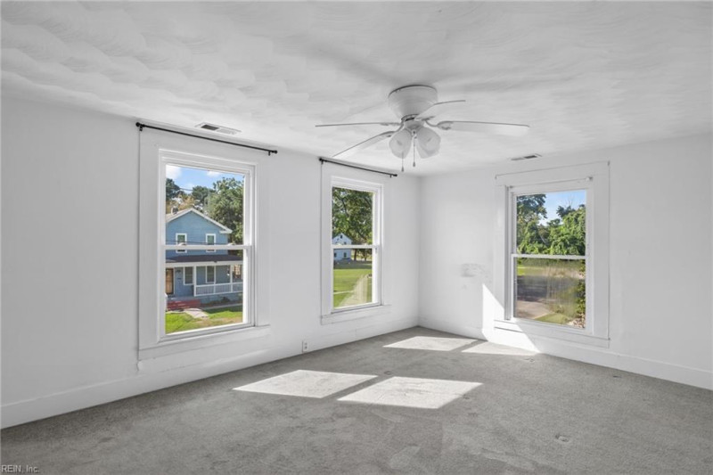 Photo 19 of 30 residential for sale in Portsmouth virginia