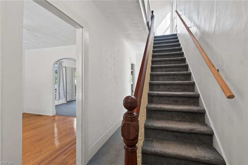 Photo 4 of 30 residential for sale in Portsmouth virginia