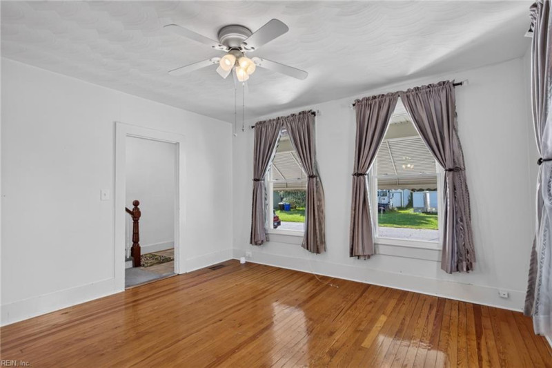 Photo 7 of 30 residential for sale in Portsmouth virginia