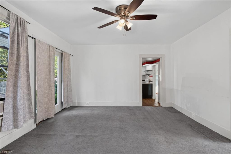 Photo 9 of 30 residential for sale in Portsmouth virginia