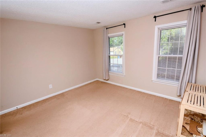 Photo 33 of 46 residential for sale in Chesapeake virginia Photo 33 of 46 residential for sale in Chesapeake virginia