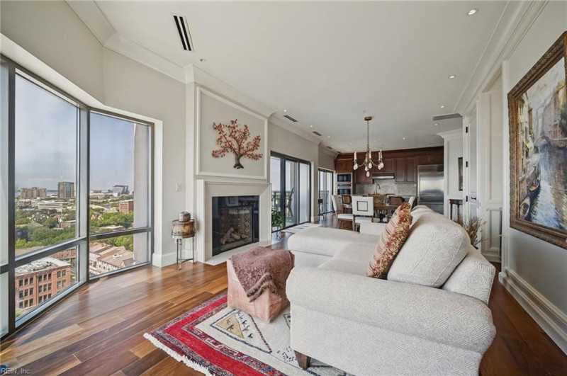 Photo 4 of 37 residential for sale in Norfolk virginia