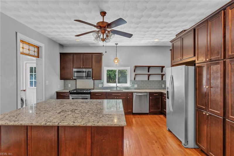 Photo 12 of 49 residential for sale in Norfolk virginia