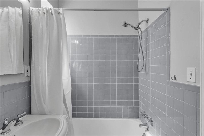 Photo 27 of 49 residential for sale in Norfolk virginia