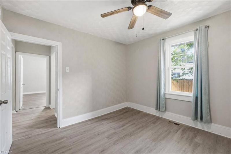 Photo 16 of 29 residential for sale in Portsmouth virginia