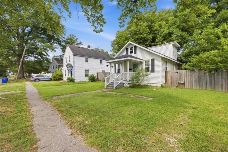 Photo 2 of 29 residential for sale in Portsmouth virginia