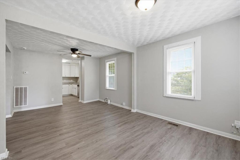Photo 5 of 29 residential for sale in Portsmouth virginia