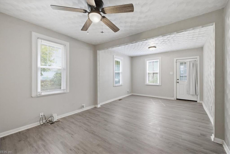 Photo 6 of 29 residential for sale in Portsmouth virginia