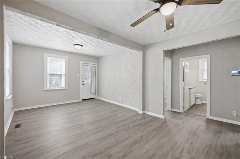 Photo 7 of 29 residential for sale in Portsmouth virginia