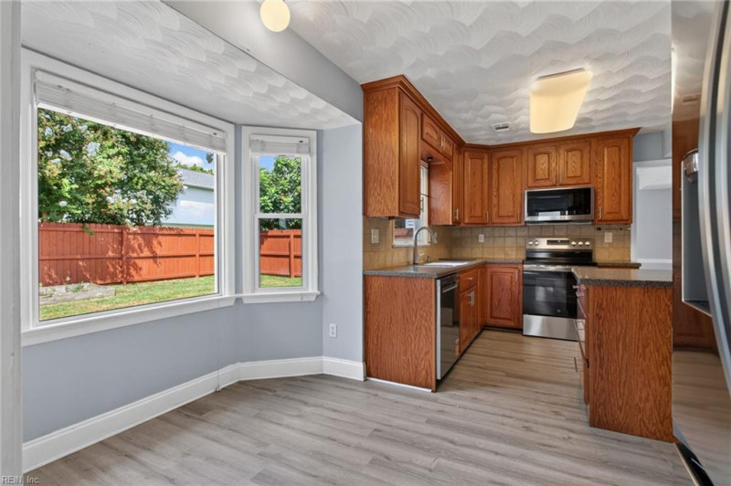 Photo 14 of 36 residential for sale in Virginia Beach virginia