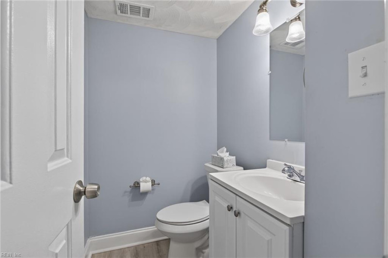 Photo 15 of 36 residential for sale in Virginia Beach virginia