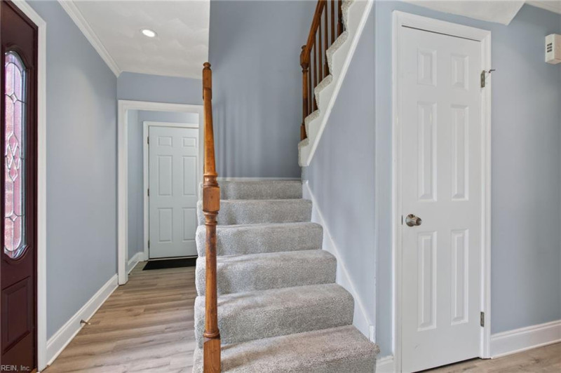 Photo 4 of 36 residential for sale in Virginia Beach virginia
