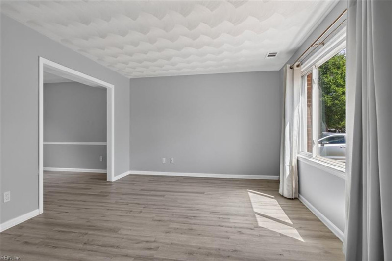 Photo 5 of 36 residential for sale in Virginia Beach virginia