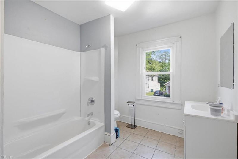 Photo 10 of 14 residential for sale in Suffolk virginia