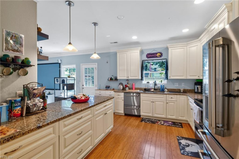 Photo 4 of 39 residential for sale in Norfolk virginia