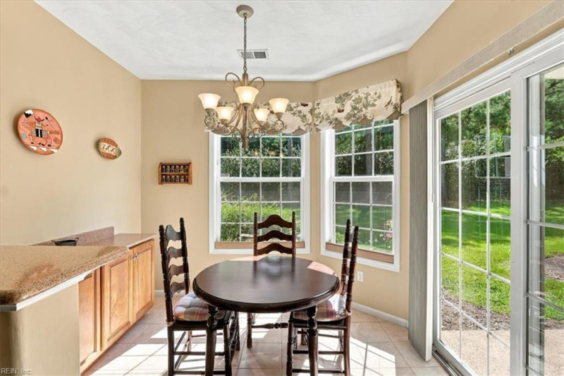 Photo 13 of 34 residential for sale in Virginia Beach virginia