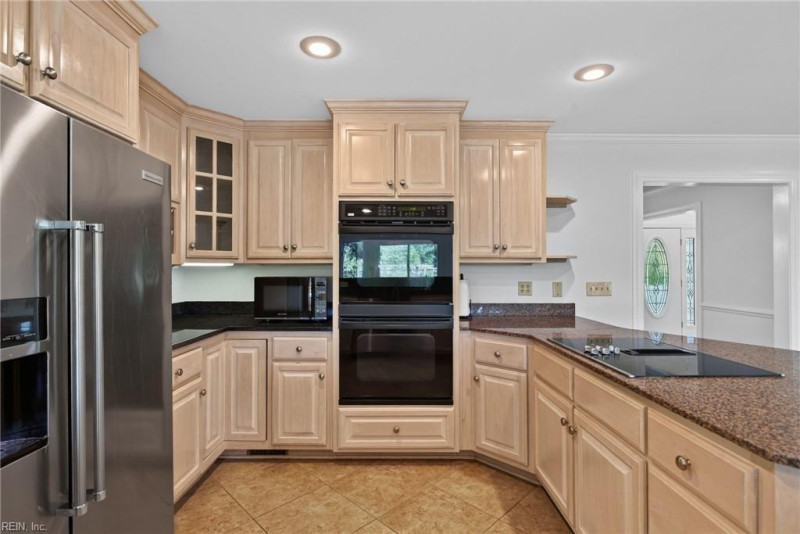 Photo 10 of 50 residential for sale in York County virginia