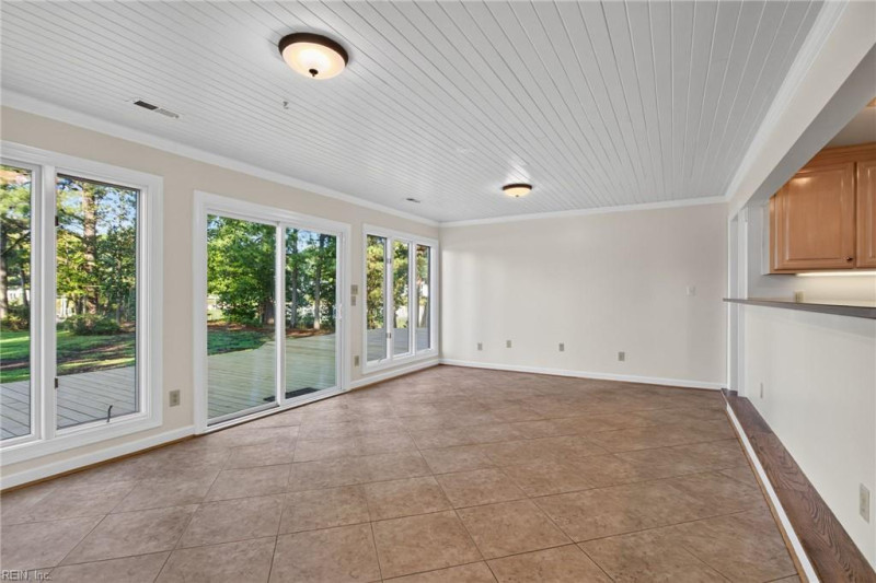 Photo 11 of 50 residential for sale in York County virginia