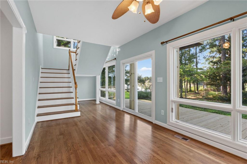 Photo 13 of 50 residential for sale in York County virginia