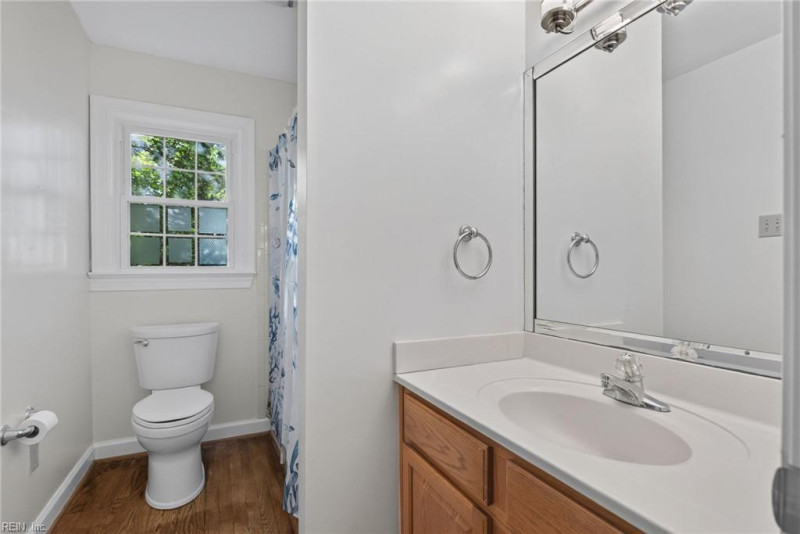 Photo 16 of 50 residential for sale in York County virginia