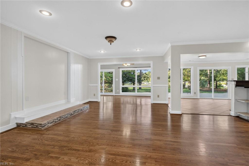 Photo 6 of 50 residential for sale in York County virginia