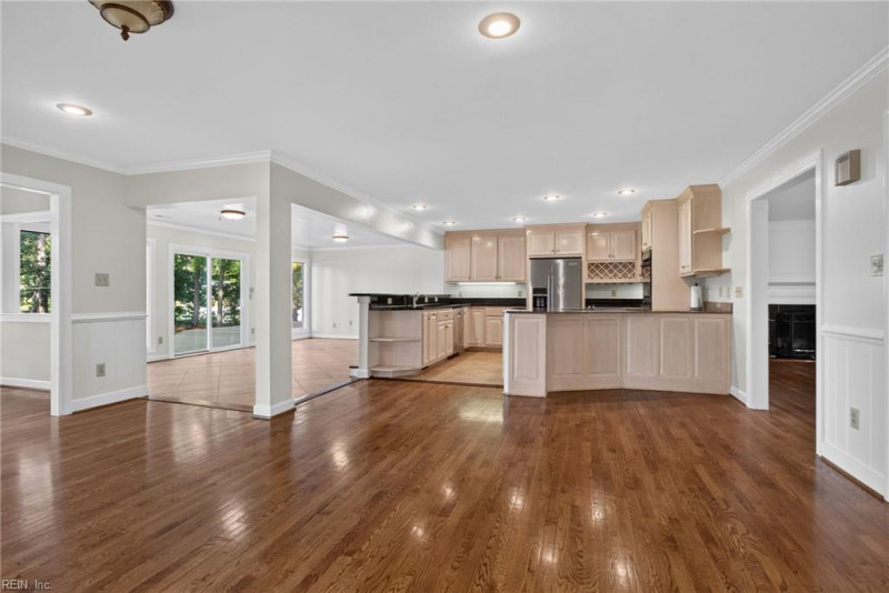 Photo 8 of 50 residential for sale in York County virginia