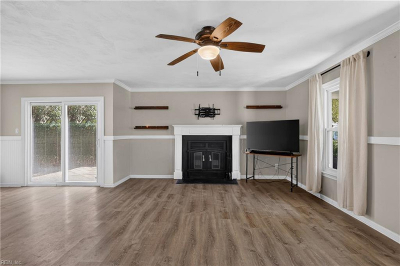 Photo 5 of 26 residential for sale in Virginia Beach virginia