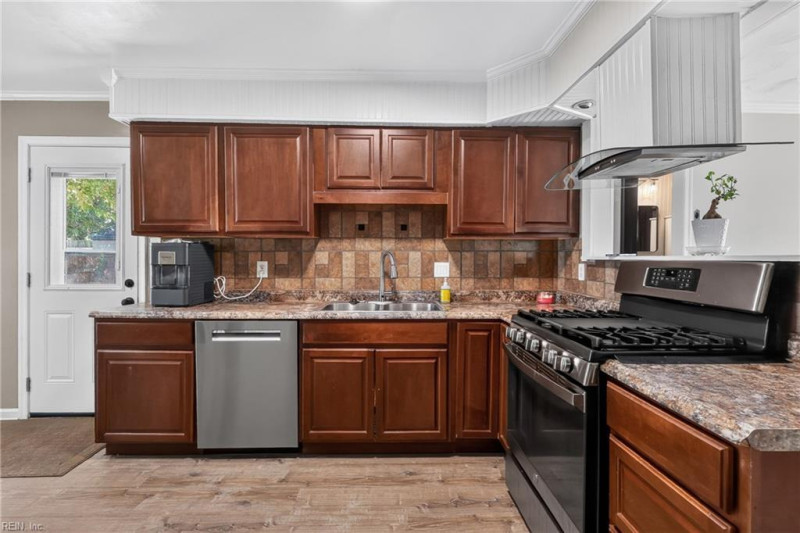 Photo 8 of 26 residential for sale in Virginia Beach virginia