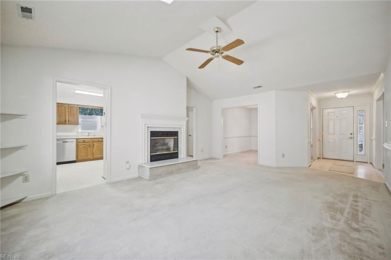 Photo 13 of 50 residential for sale in Chesapeake virginia