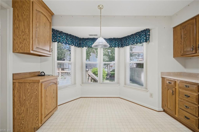 Photo 19 of 50 residential for sale in Chesapeake virginia