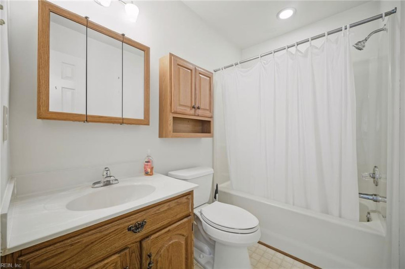 Photo 32 of 50 residential for sale in Chesapeake virginia