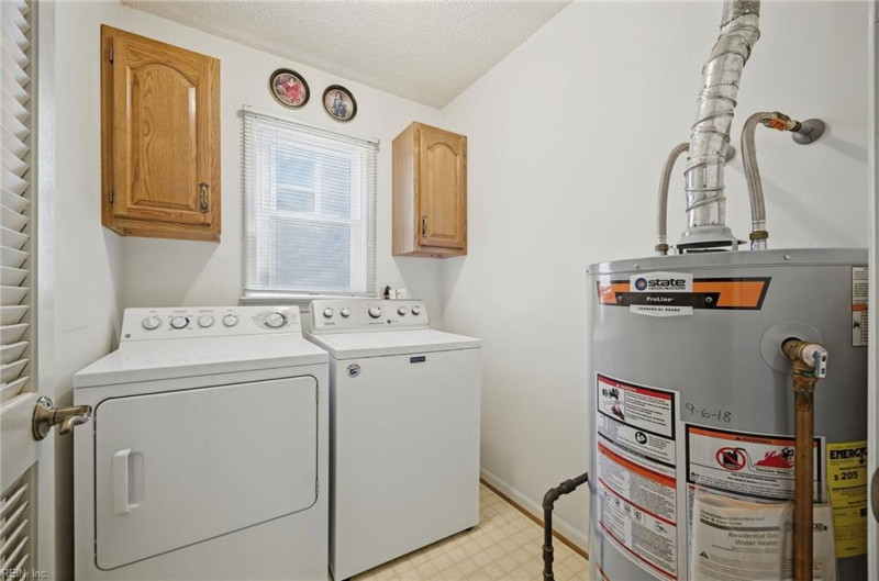 Photo 33 of 50 residential for sale in Chesapeake virginia