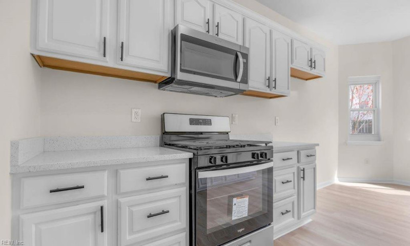 Photo 10 of 46 residential for sale in Virginia Beach virginia