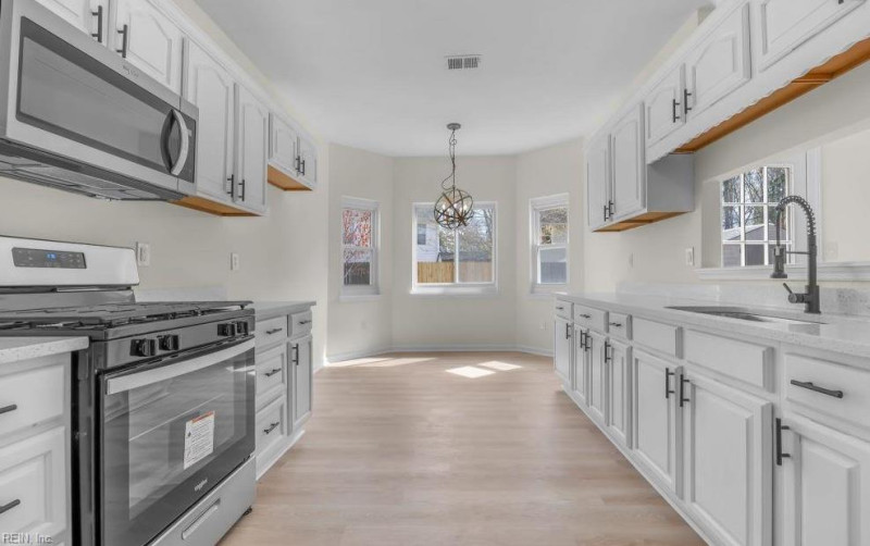 Photo 11 of 46 residential for sale in Virginia Beach virginia