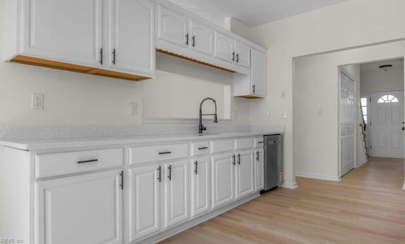 Photo 13 of 46 residential for sale in Virginia Beach virginia