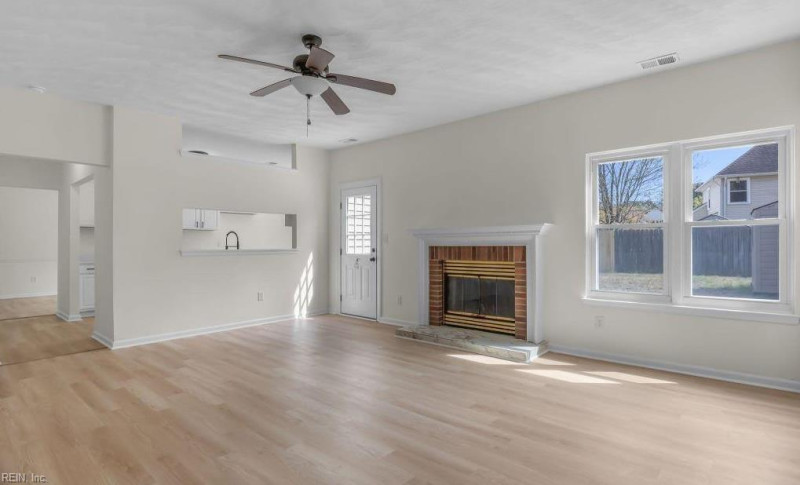 Photo 16 of 46 residential for sale in Virginia Beach virginia