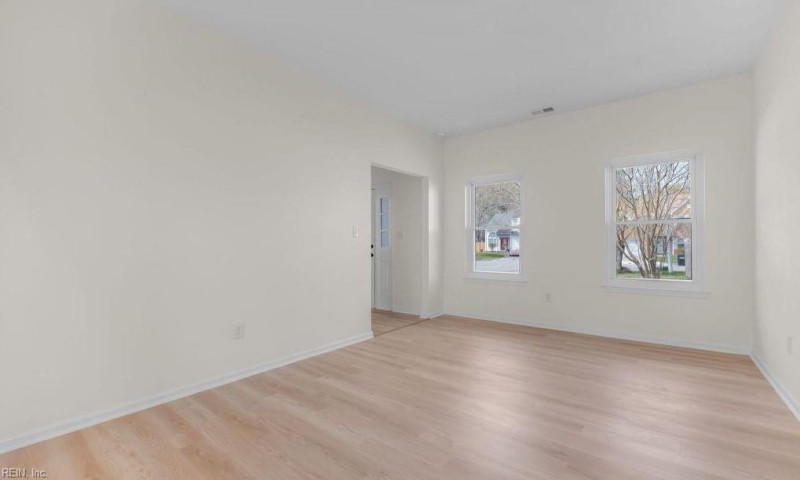 Photo 4 of 46 residential for sale in Virginia Beach virginia