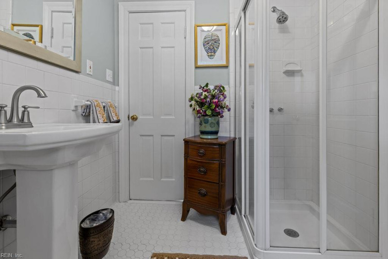 Photo 10 of 48 residential for sale in Franklin virginia
