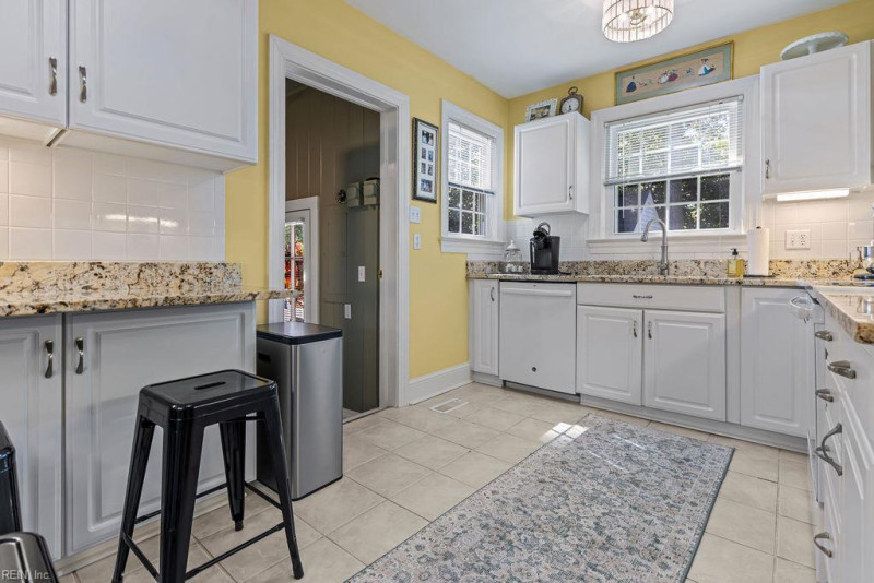 Photo 12 of 48 residential for sale in Franklin virginia