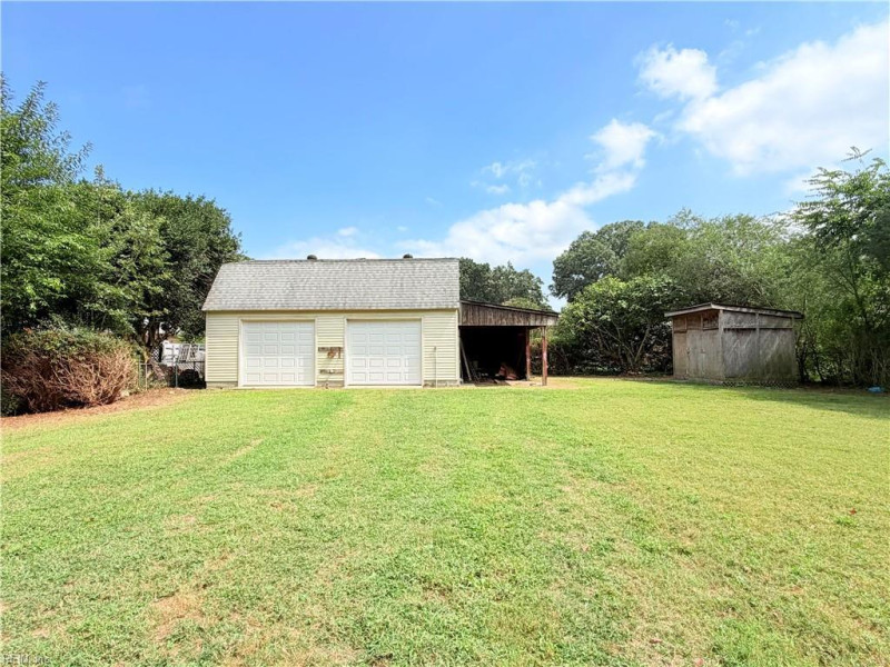 Photo 17 of 18 residential for sale in Newport News virginia