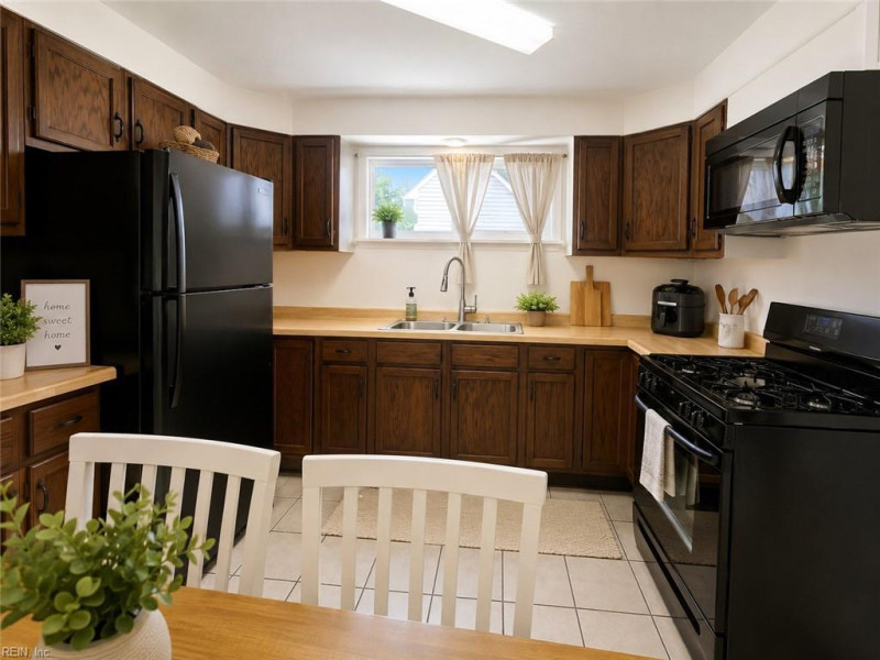 Photo 4 of 22 residential for sale in Chesapeake virginia Photo 4 of 22 residential for sale in Chesapeake virginia