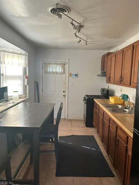Photo 7 of 10 residential for sale in Norfolk virginia